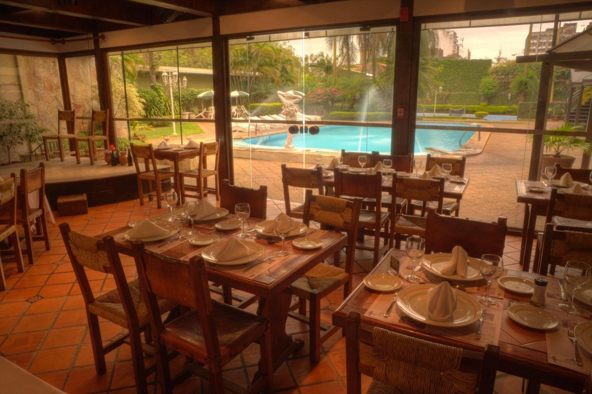 Excelsior Inn Asuncion Buitenkant foto